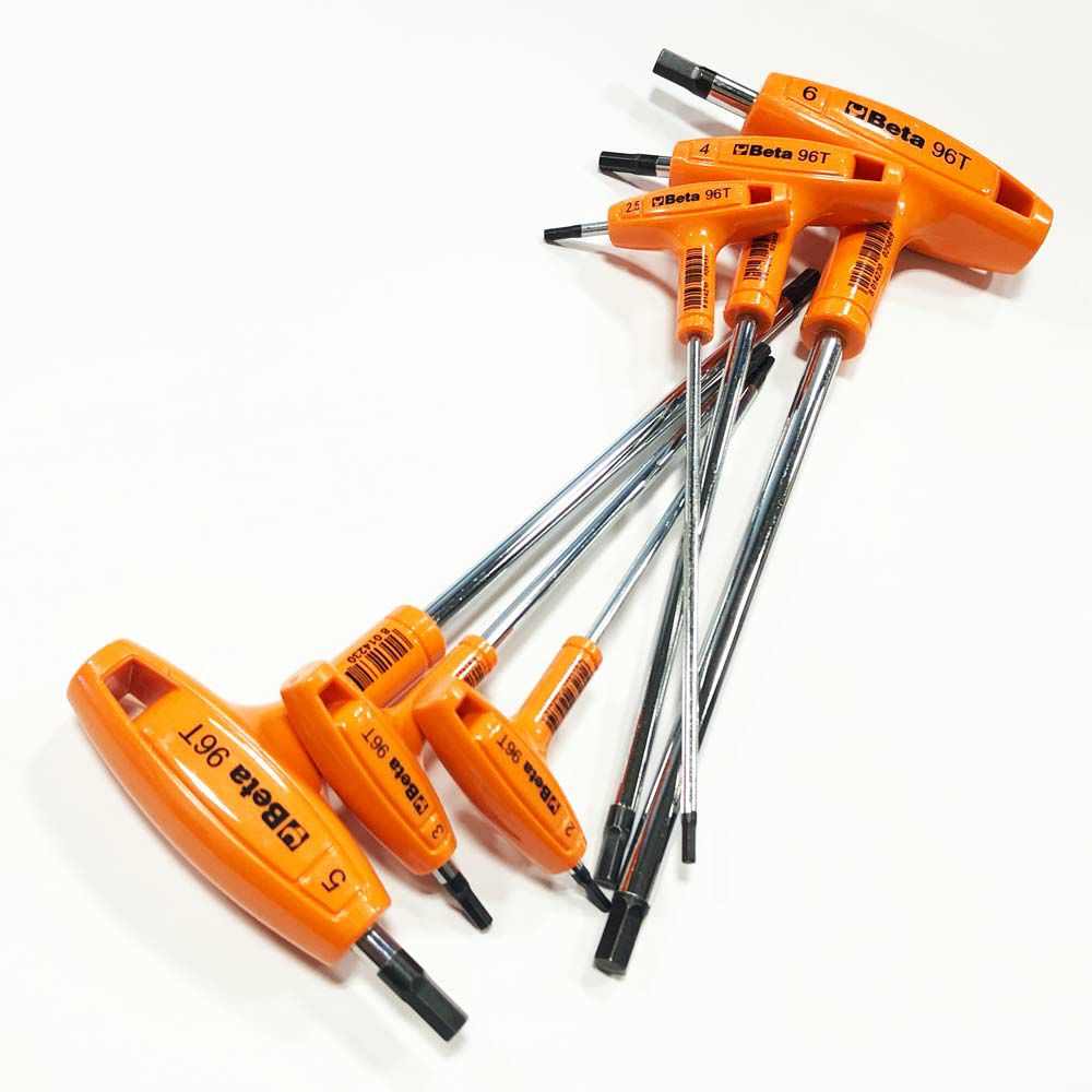 Beta 96T/S6 T型ヘキサゴンレンチセット。オレンジTハンドル。縦方向ロング軸、横方向ショート軸のダブル構造。サイズ2・2.5・3・4・5・6mmの6本組。壁掛け可能。